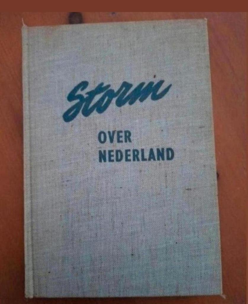 Storm over Nederland - Go Verburg (Zesde Druk), Ophalen of Verzenden, 20e eeuw of later, Gelezen, Go Verburg
