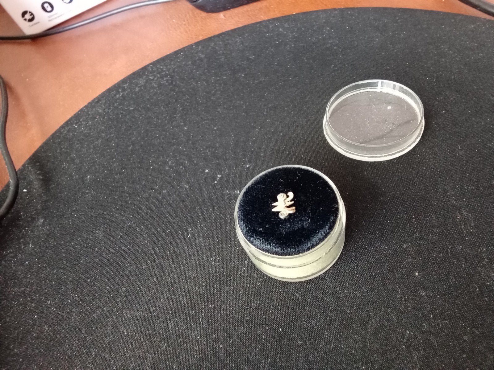 Gouden Nagelpiercing - letter W of M, Sieraden, Tassen en Uiterlijk, Piercings, Ophalen of Verzenden, Nieuw, Goud, Overige typen