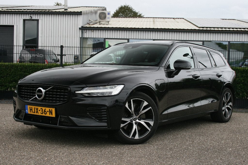 Volvo V60 T6 Twin Engine 340pk AWD Geartronic 2020 Zwart, Auto's, Automaat, Dealer onderhouden, Zwart, 4 cilinders
