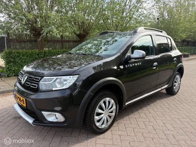Dacia Sandero 0.9 TCe Stepway Navigatie Nieuwe Ketting!, Auto's, Dacia, Voorwielaandrijving, 898 cc, Euro 6, Zwart