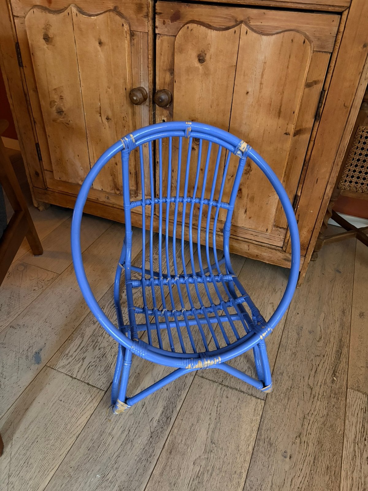 Rotan kinderstoelje, Huis en Inrichting, Ophalen, Gebruikt, Blauw, Riet of Rotan