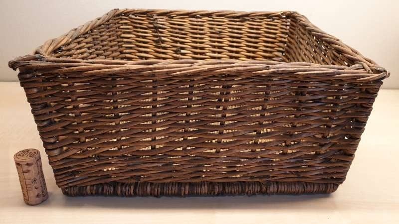 Vierkante rieten mand, hoogte 14cm, binnen diam boven 28cm, Rond, Ophalen of Verzenden, Aardewerk, Binnen