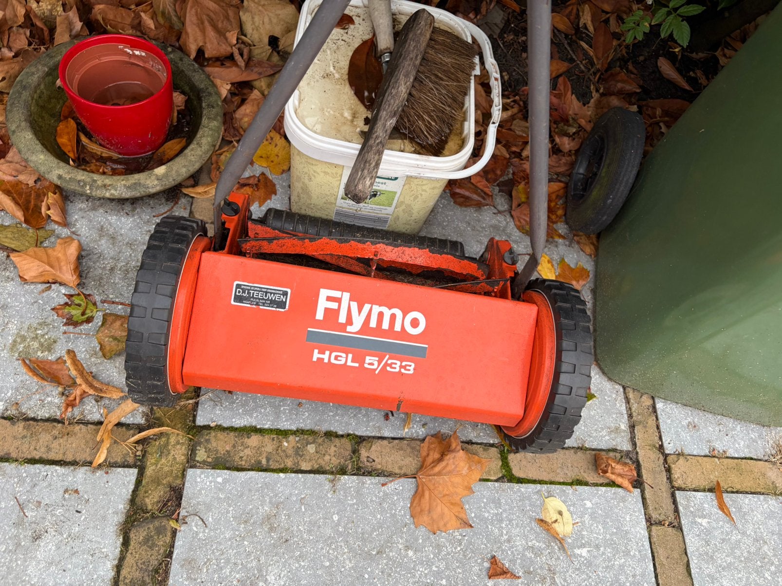 Gratis Flymo kooimaaier voor oud ijzer, Gebruikt, Handgrasmaaier, Ophalen of Verzenden, 30 t/m 39 cm
