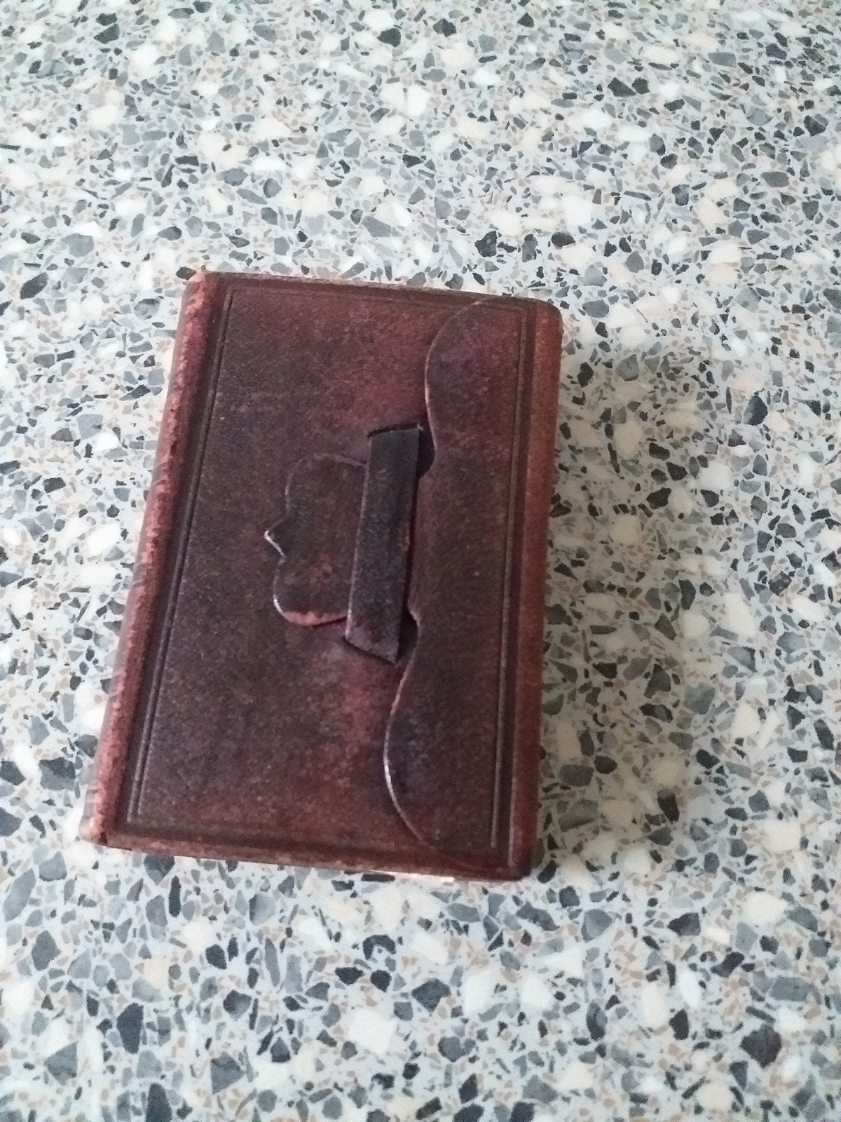 Antieke bijbel met kaft van leer, Antiek en Kunst, Antiek | Boeken en Bijbels, Ophalen