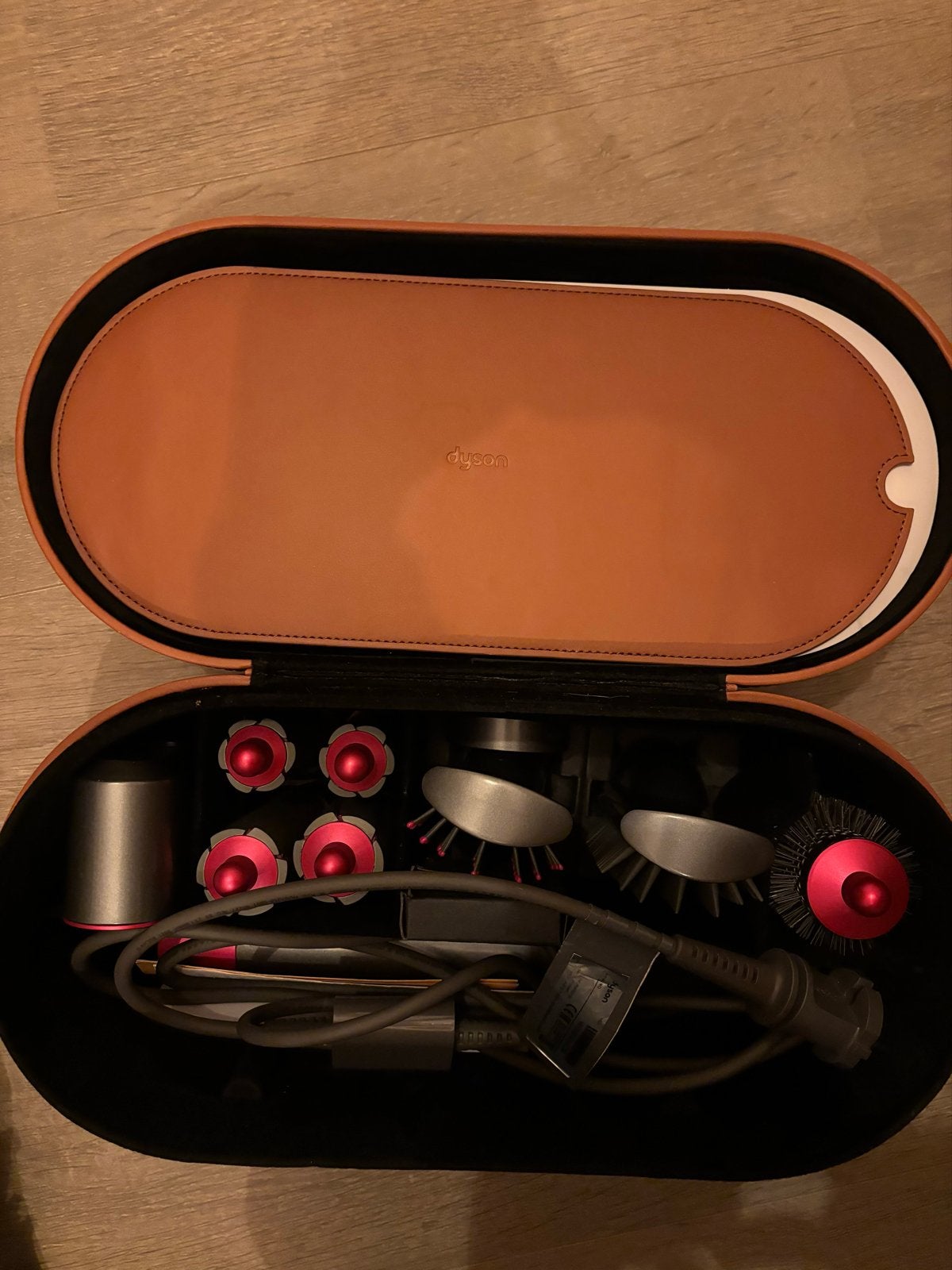 Dyson Airwrap Complete met opbergcase, Ophalen, Zo goed als nieuw, Föhn of Haardroger