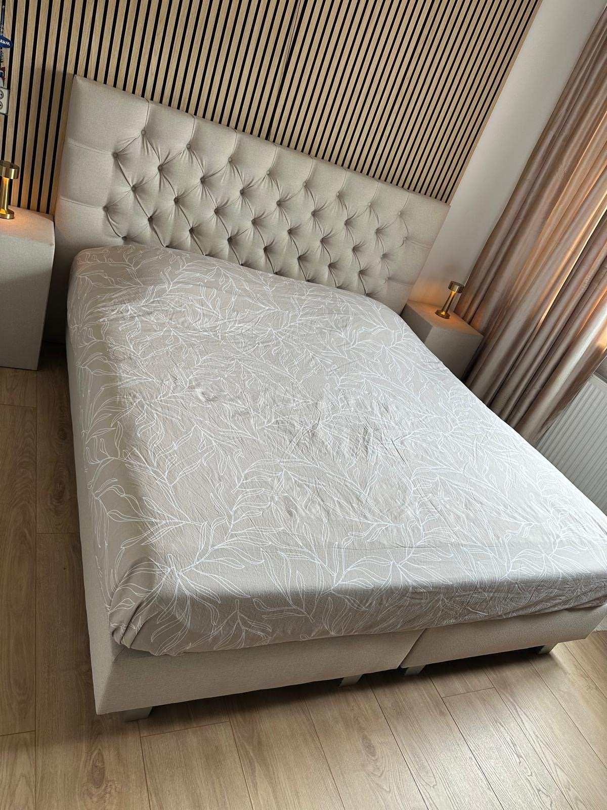 Luxe tweepersoons boxspring met gestoffeerd hoofdbord, Ophalen, Beige, Tweepersoons, Zo goed als nieuw
