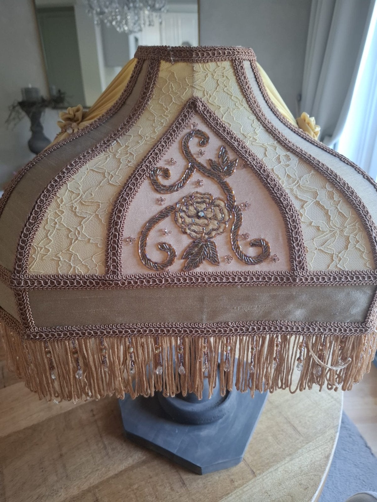 Antieke Handgemaakte Lampenkap met Kralen en Franjes, Antiek en Kunst, Ophalen