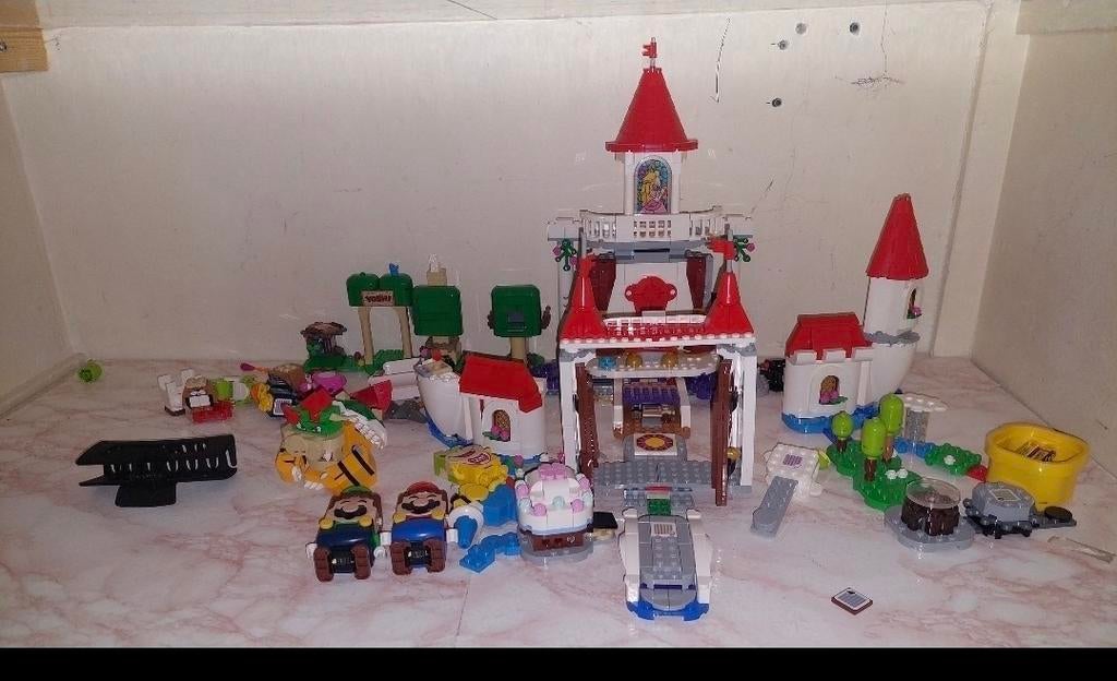Grote collectie LEGO Super Mario sets: Peach Kasteel, Bowser, Ophalen