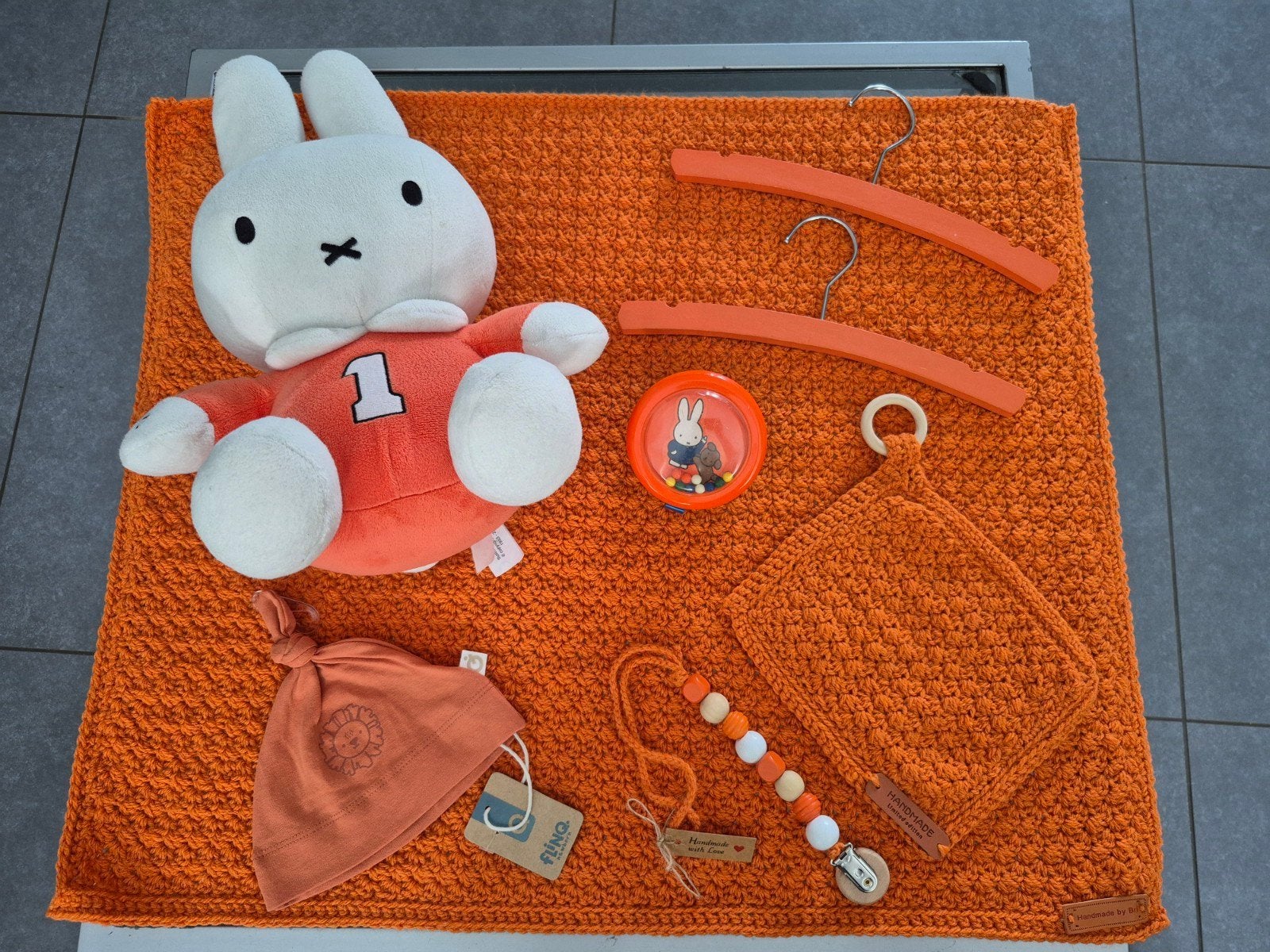 Handgehaakte babydekentje set oranje met Nijntje, Ophalen of Verzenden, Nieuw, Deken