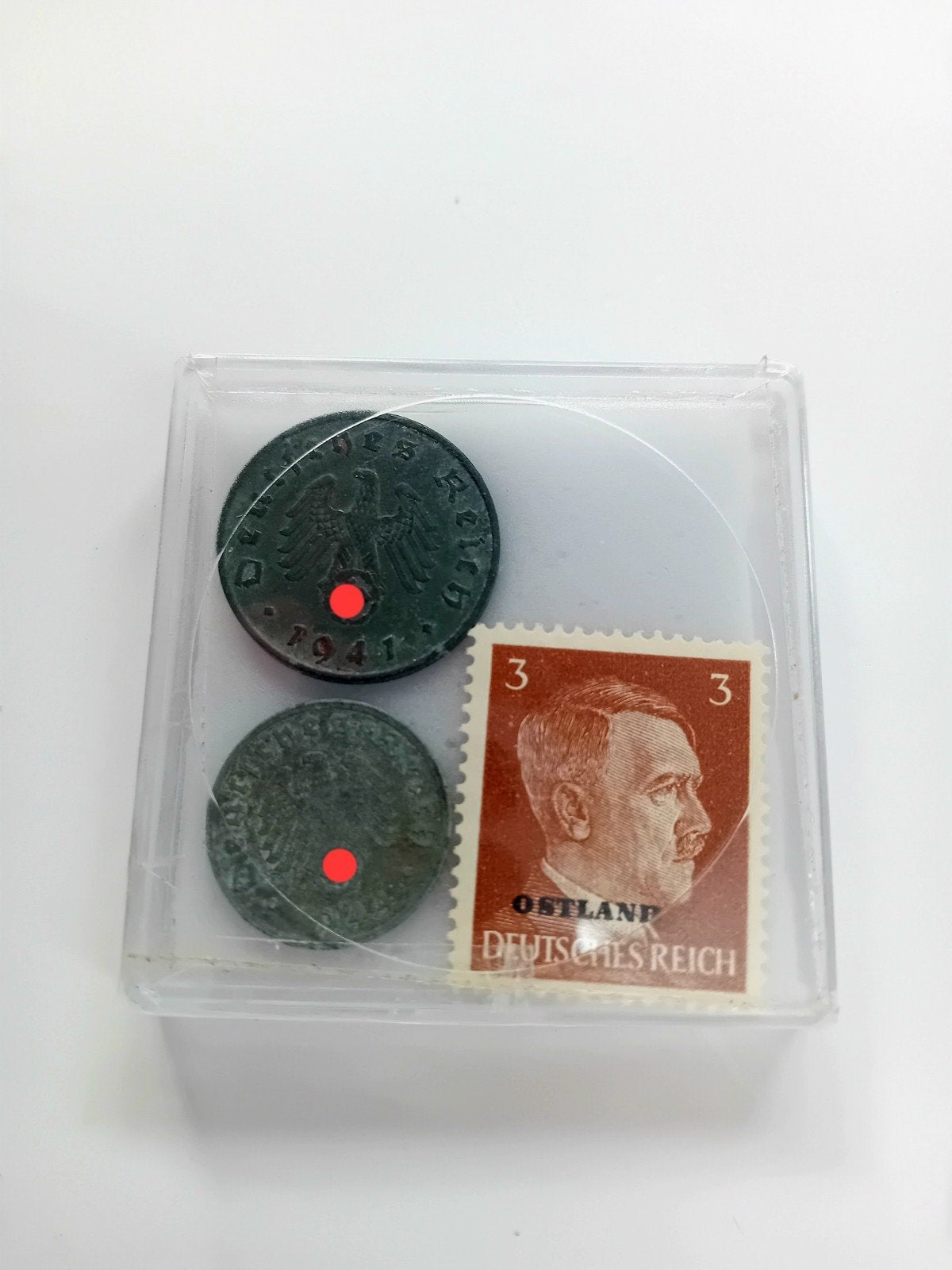 WO2 Setje Munten + Hitler Postzegel in Bewaardoosje, Ophalen of Verzenden, Overige soorten, Duitsland, Overige typen