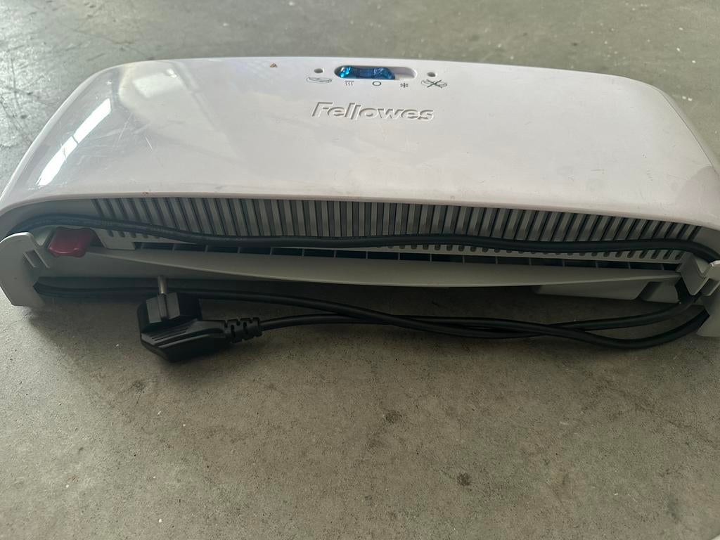 Fellowes laminator / lamineermachine incl A3 lamineerhoezen, Ophalen, Zo goed als nieuw