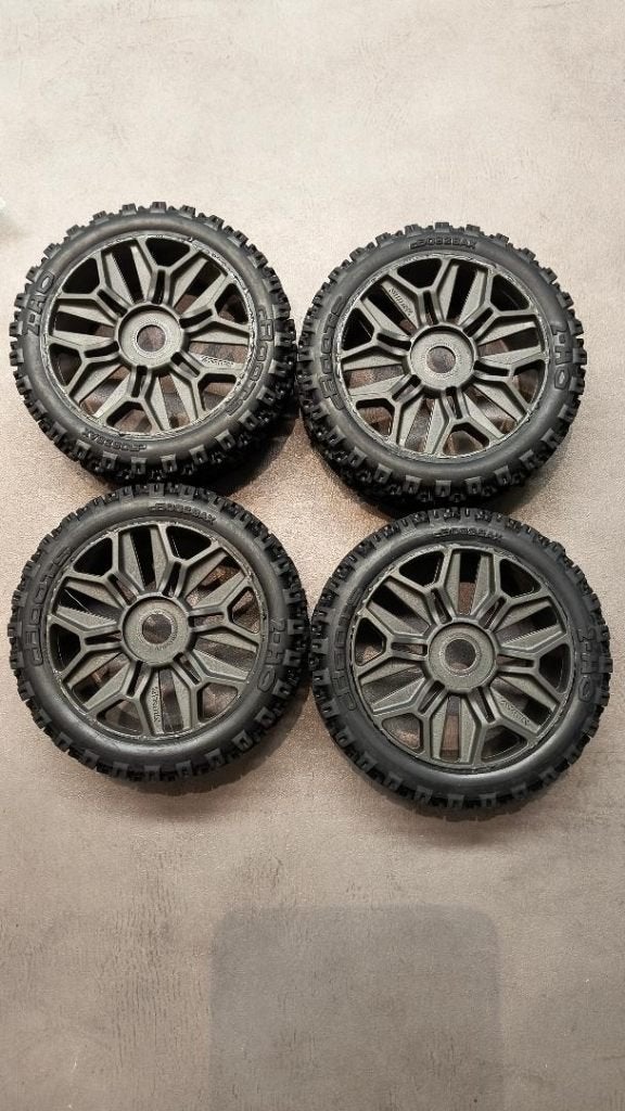 Arrma Banden ARA550088 Dboots 2HO Tire Set Glued Gun Metal, Ophalen of Verzenden, Nieuw, Overige schalen, Onderdeel