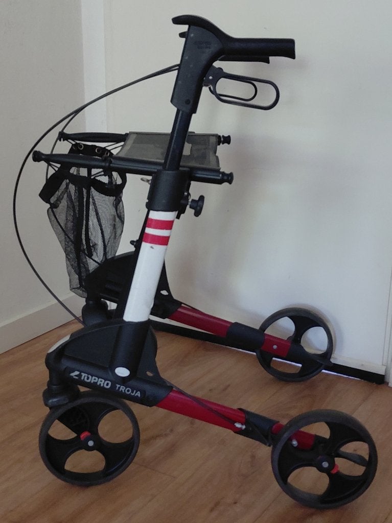 Rollator Topro Troja 2G M  +  Boodschappen-netje  ( 7.4 kg ), Diversen, Rollators, Gebruikt, Lichtgewicht, Opvouwbaar, Ophalen of Verzenden