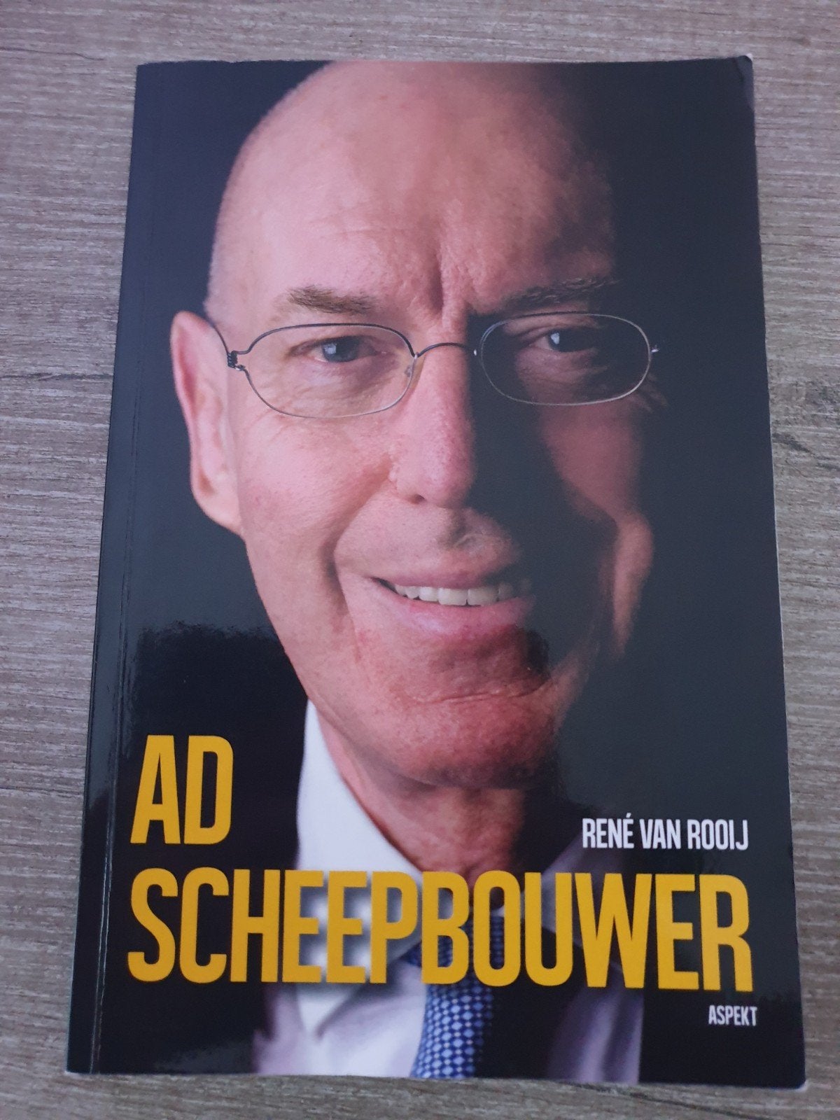 Ad Scheepbouwer - René van Rooij (Boek), Ophalen of Verzenden, Gelezen, René van Rooij, Overige