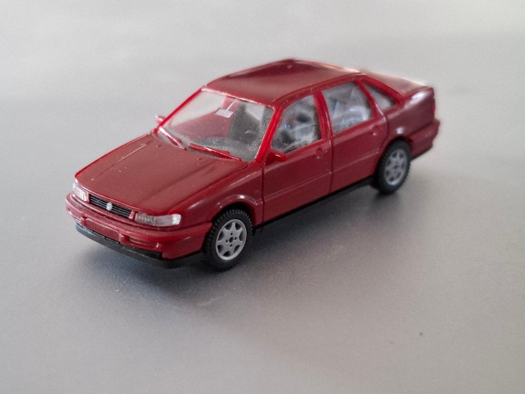 1:87 Volkswagen VW Passat B4 rood sedan Wiking € 6, Verzenden, Zo goed als nieuw, Auto, Wiking