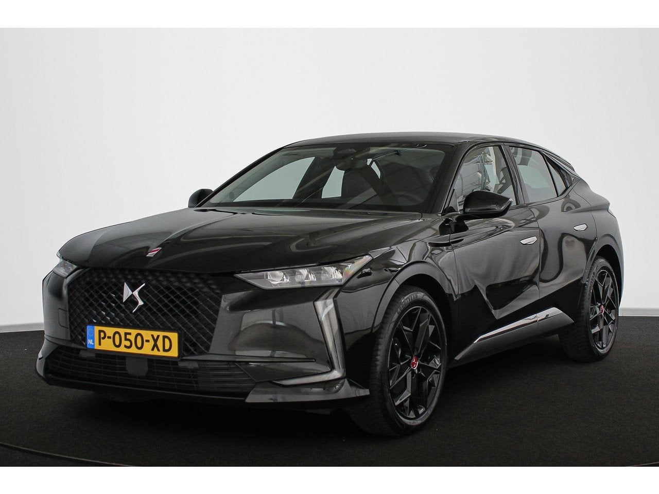 DS DS 4 1.2 PureTech Performance Line Trekhaak Camera Apple, Auto's, Automaat, Gebruikt, 1199 cc, Bedrijf