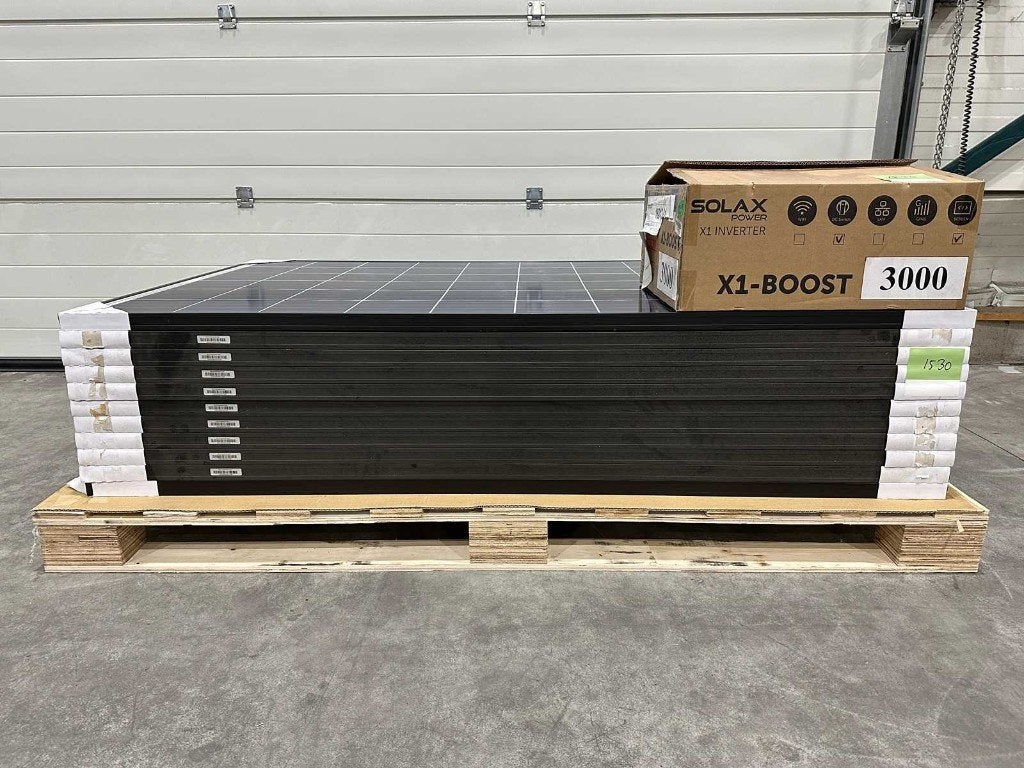 Zonnepanelen set 11 stk met SOLAX 3.0 inverter NIEUW in doos, Doe-het-zelf en Verbouw, Zonnepanelen en Toebehoren, Ophalen of Verzenden