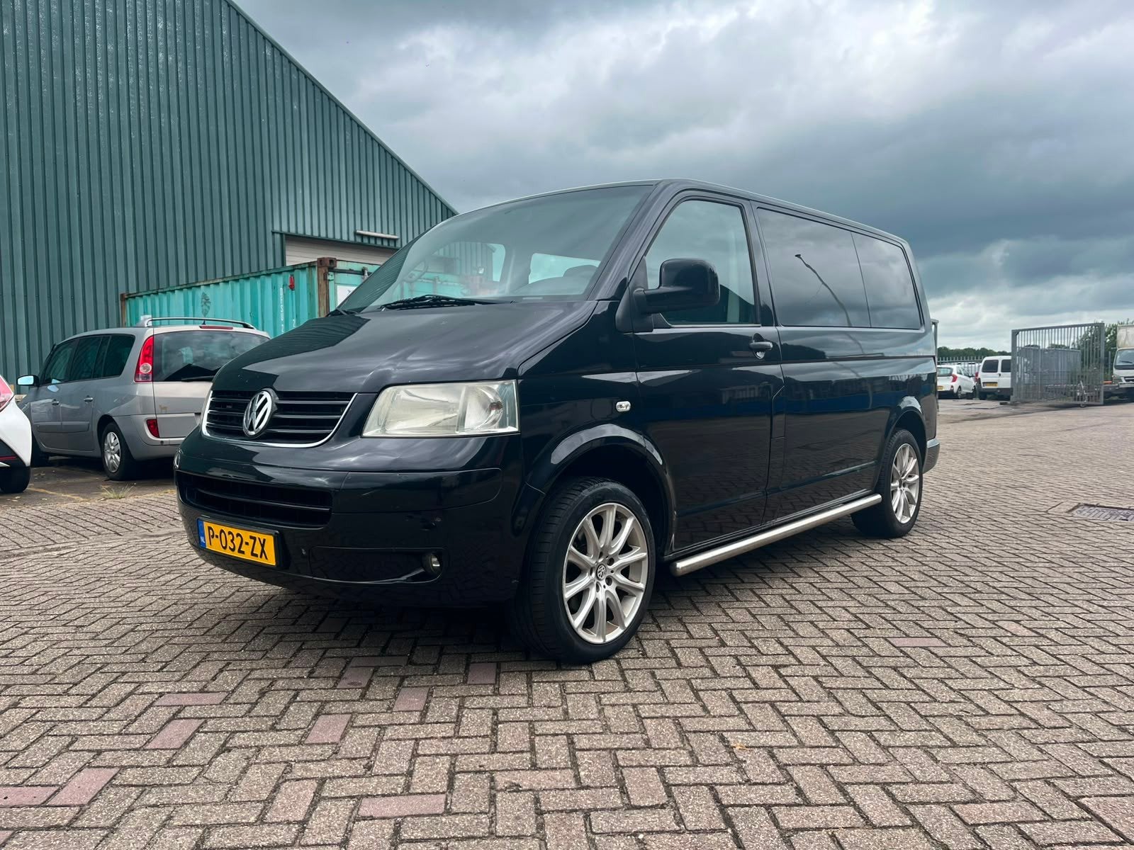 Volkswagen 2005 Zwart camper, Auto's, Volkswagen, 2081 kg, 4 stoelen, 2500 kg, Zwart