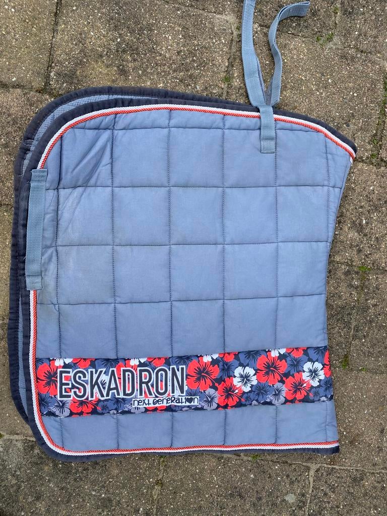 Eskadron dekje blauwgrijs met bloemen. Full dressuur, Dieren en Toebehoren, Paarden en Pony's | Dekens en Dekjes, Ophalen, Zo goed als nieuw