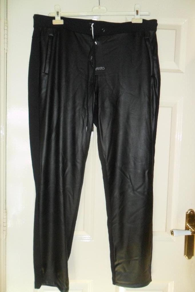broek merk yesta maat 2 maat 48-50, Kleding | Dames, Grote Maten, Zwart, Ophalen of Verzenden, Broek of Spijkerbroek, Nieuw