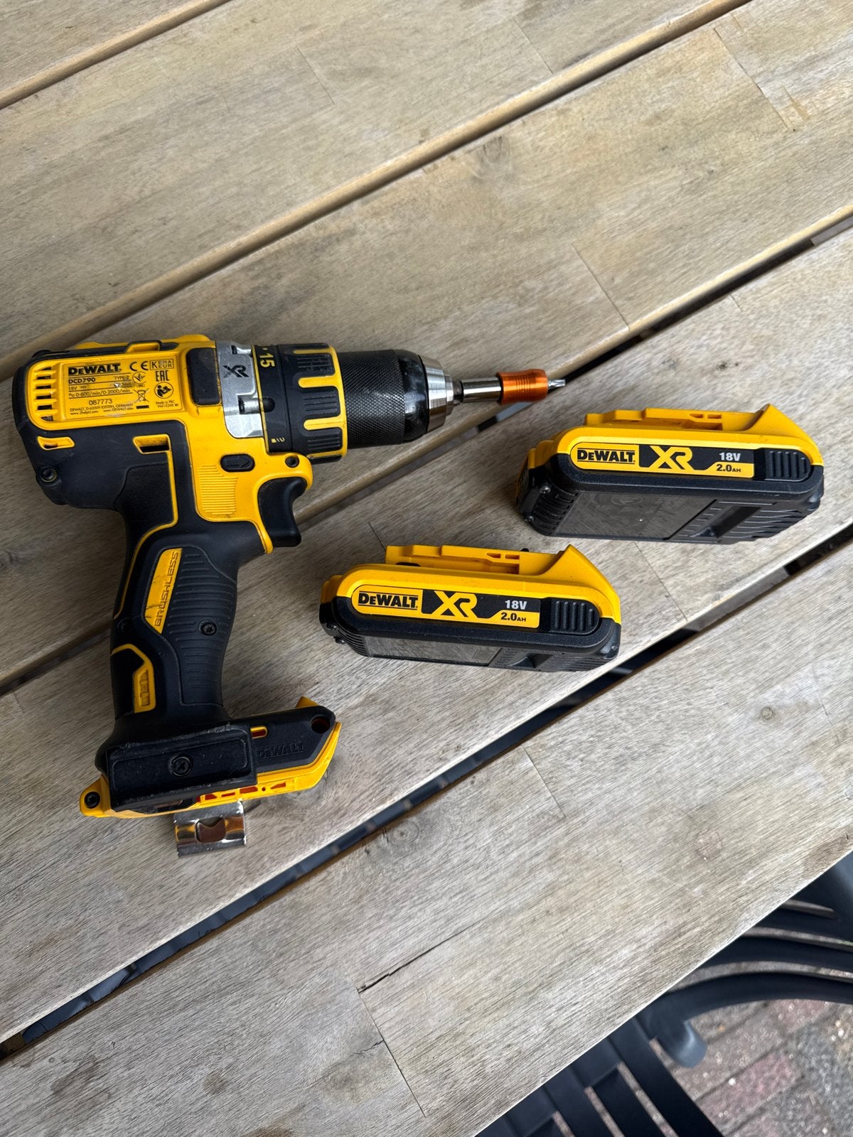 DeWalt Accuboormachine DCD790 met 2x 18V 2.0Ah accu's, Ophalen of Verzenden, Boor- en Schroefmachine, Klopboormechanisme, Gebruikt