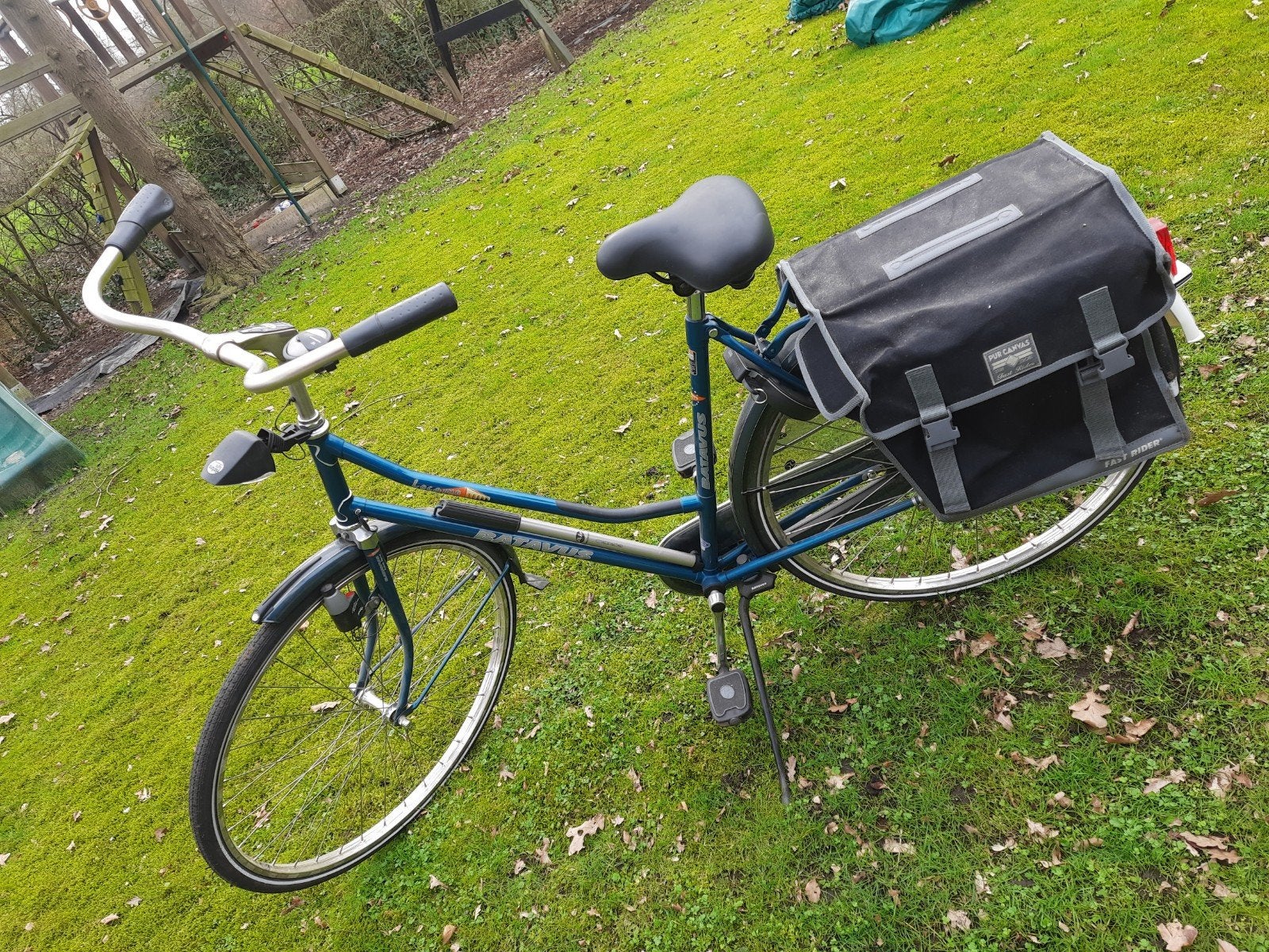 Batavus Locarno damesfiets met fietstassen, Fietsen en Brommers, Fietsen | Dames | Damesfietsen, Ophalen, Nieuw, Trommelrem, Batavus