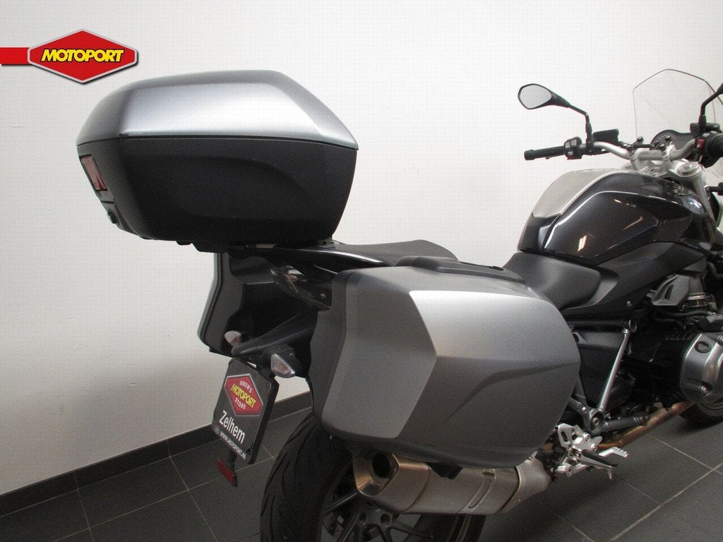 BMW R 1200 R (bj 2016), Motoren, Einsteinlaan 5
2289 CC  Rijswijk, NL, Bedrijf, Info@bmw-motorrad.nl, Naked bike