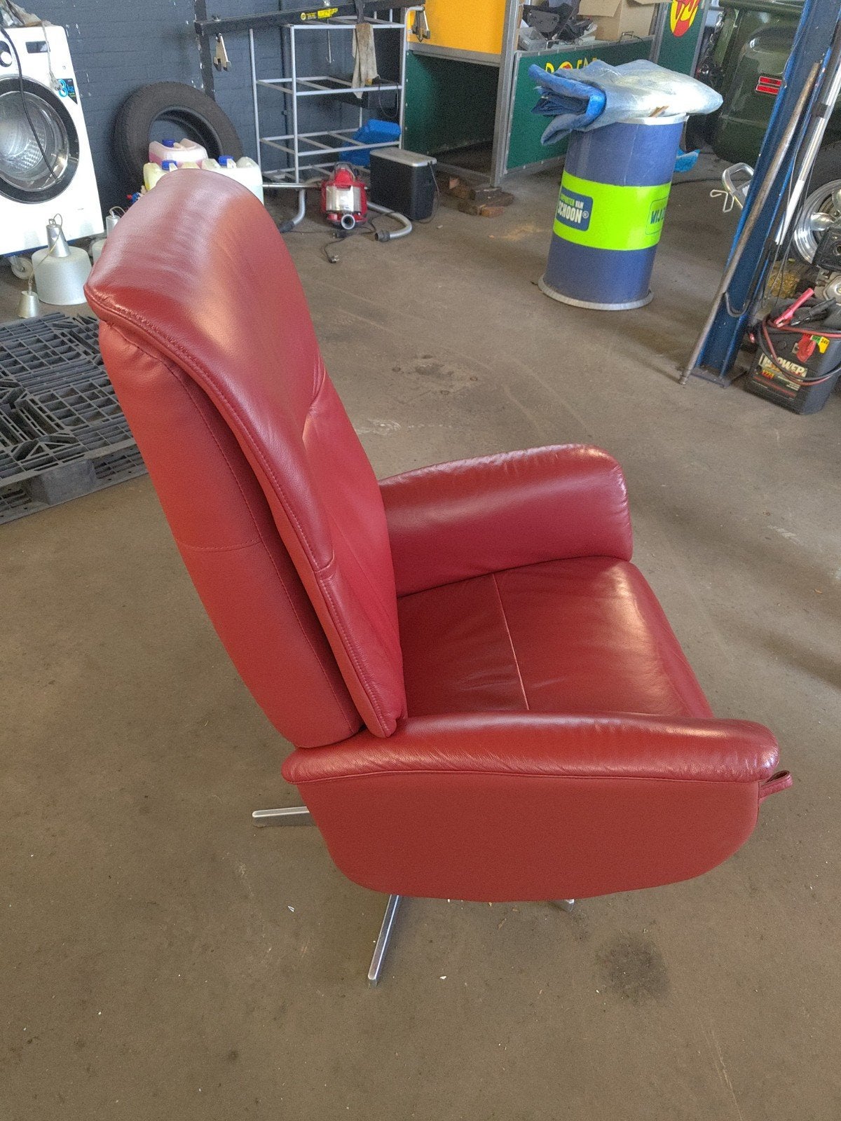 Mooie rode suède relaxfauteuil, zo goed als nieuw, 75 tot 100 cm, Ophalen of Verzenden, Zo goed als nieuw, 75 tot 100 cm