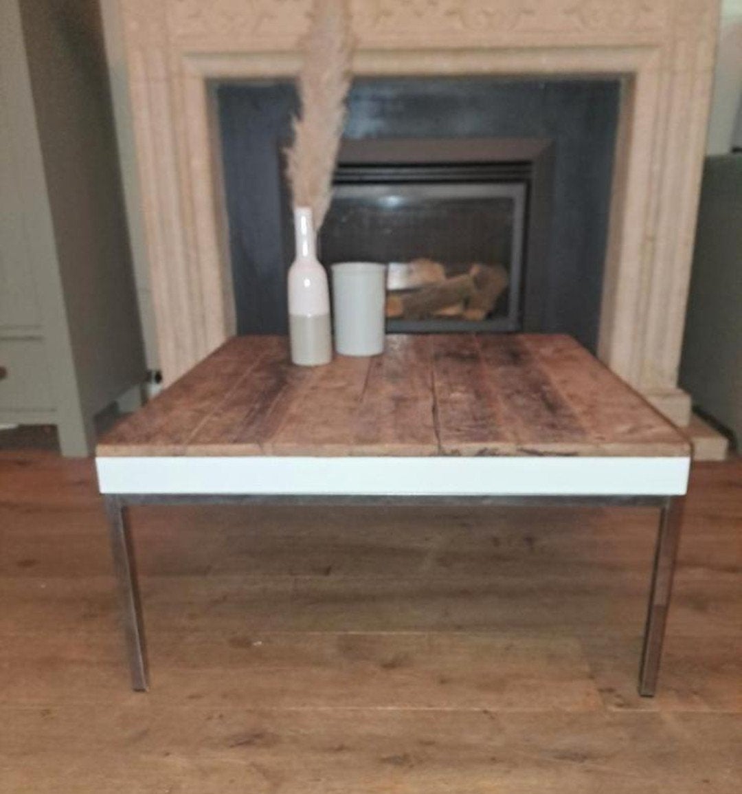 Robuust houten salontafel met rvs onderstel
Robuuste houten, Huis en Inrichting, Tafels | Salontafels, Ophalen, Zo goed als nieuw