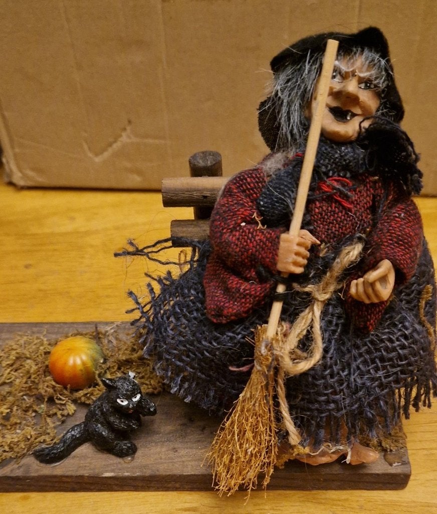 Heksje met zwarte kat, Verzamelen, Beelden en Beeldjes, Ophalen, Zo goed als nieuw, Fantasy