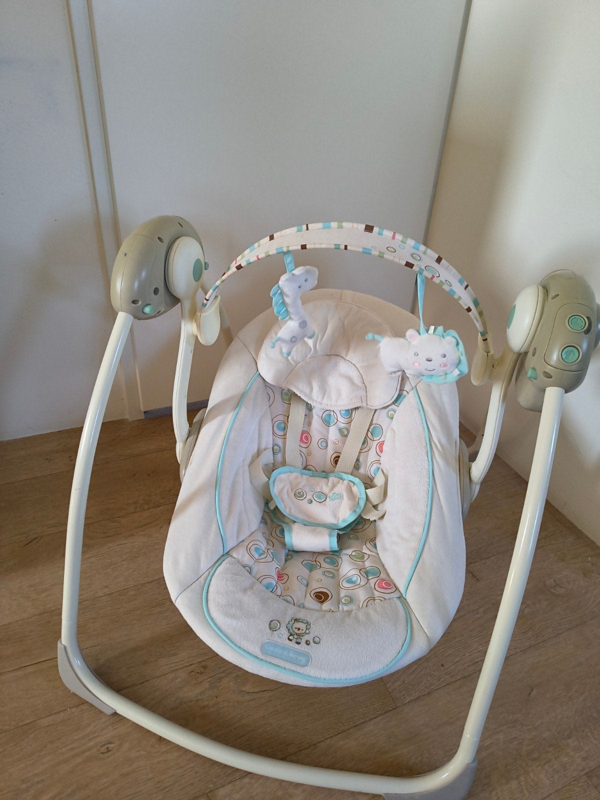 Schommelstoel beweegbaar met muziek, Kinderen en Baby's, Gebruikt, Schommelstoel, Met gordel(s) of riempje(s), Ophalen