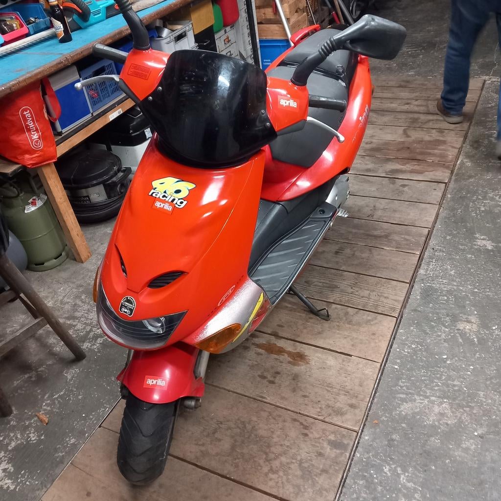 Aprilia sr 1997 luchtgekoeld, Fietsen en Brommers, Scooters | Aprilia, Ophalen, Tweetakt, Gebruikt, Maximaal 45 km/u