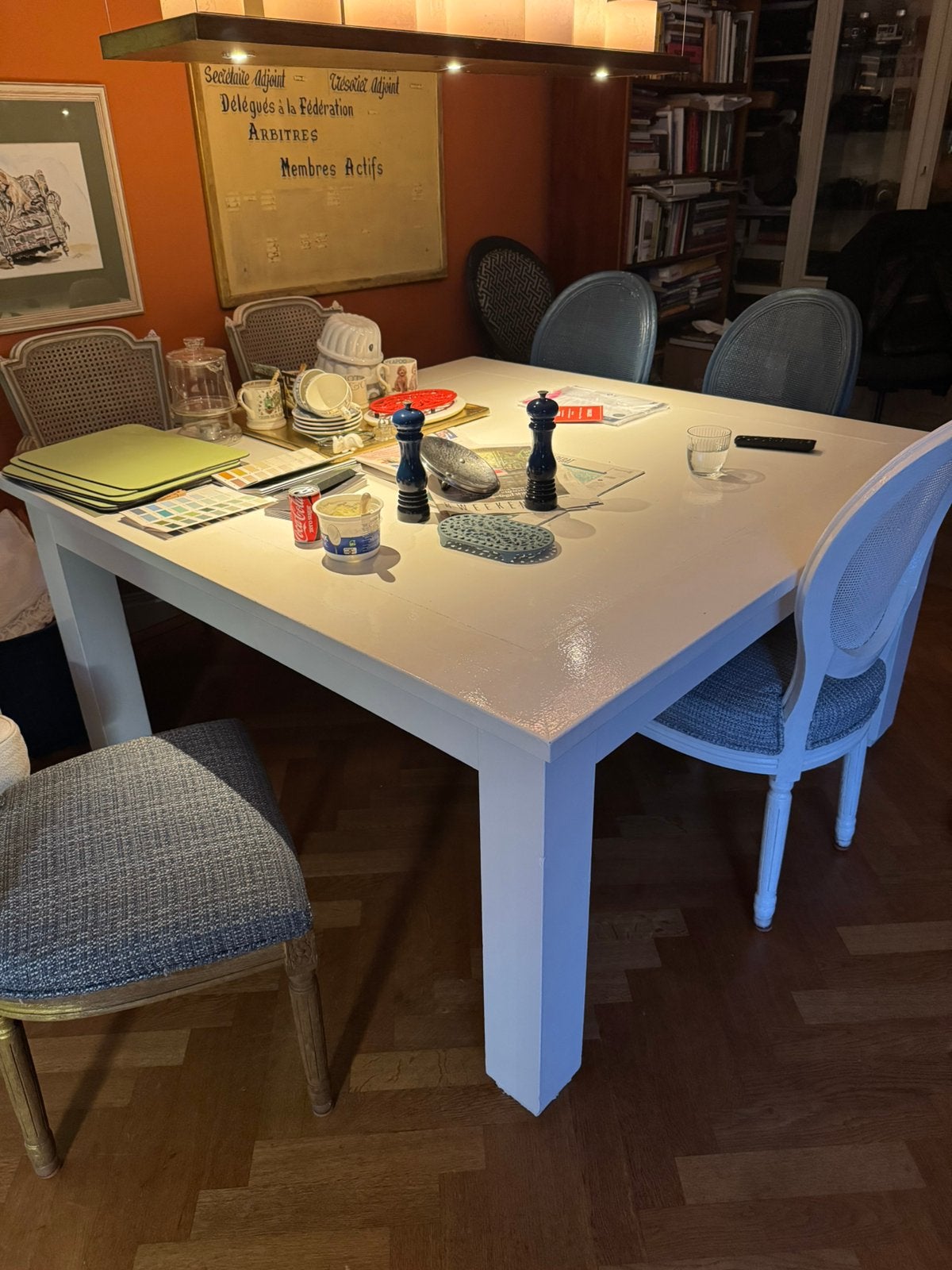 Gratis: super stevige en stabiele vierkante eettafel 150x150, Ophalen, Gebruikt, Vijf personen of meer, 100 tot 150 cm