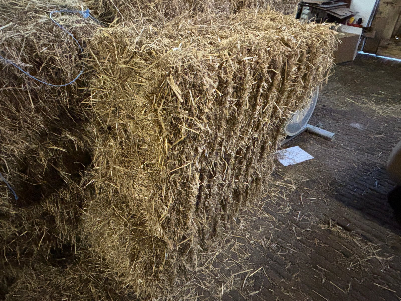 6 baaltjes stro en 12 baaltjes hooi, Ophalen, Vee