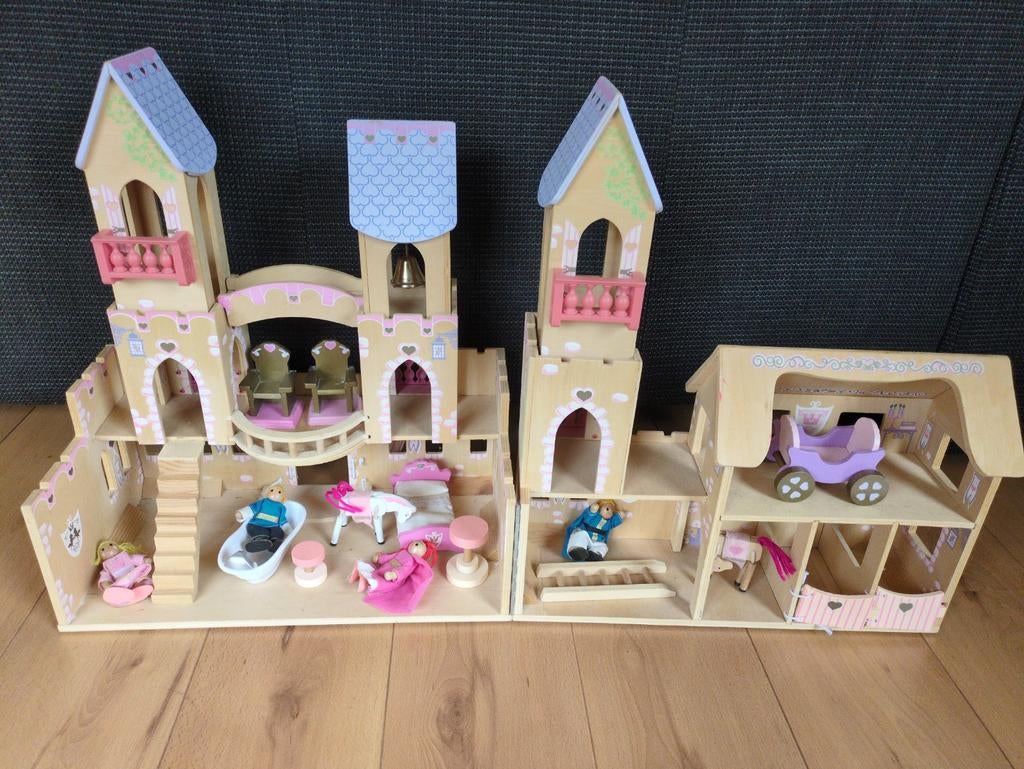 Poppenhuis met veel onderdelen, Kinderen en Baby's, Speelgoed | Poppenhuizen, Ophalen, Zo goed als nieuw, Poppenhuis