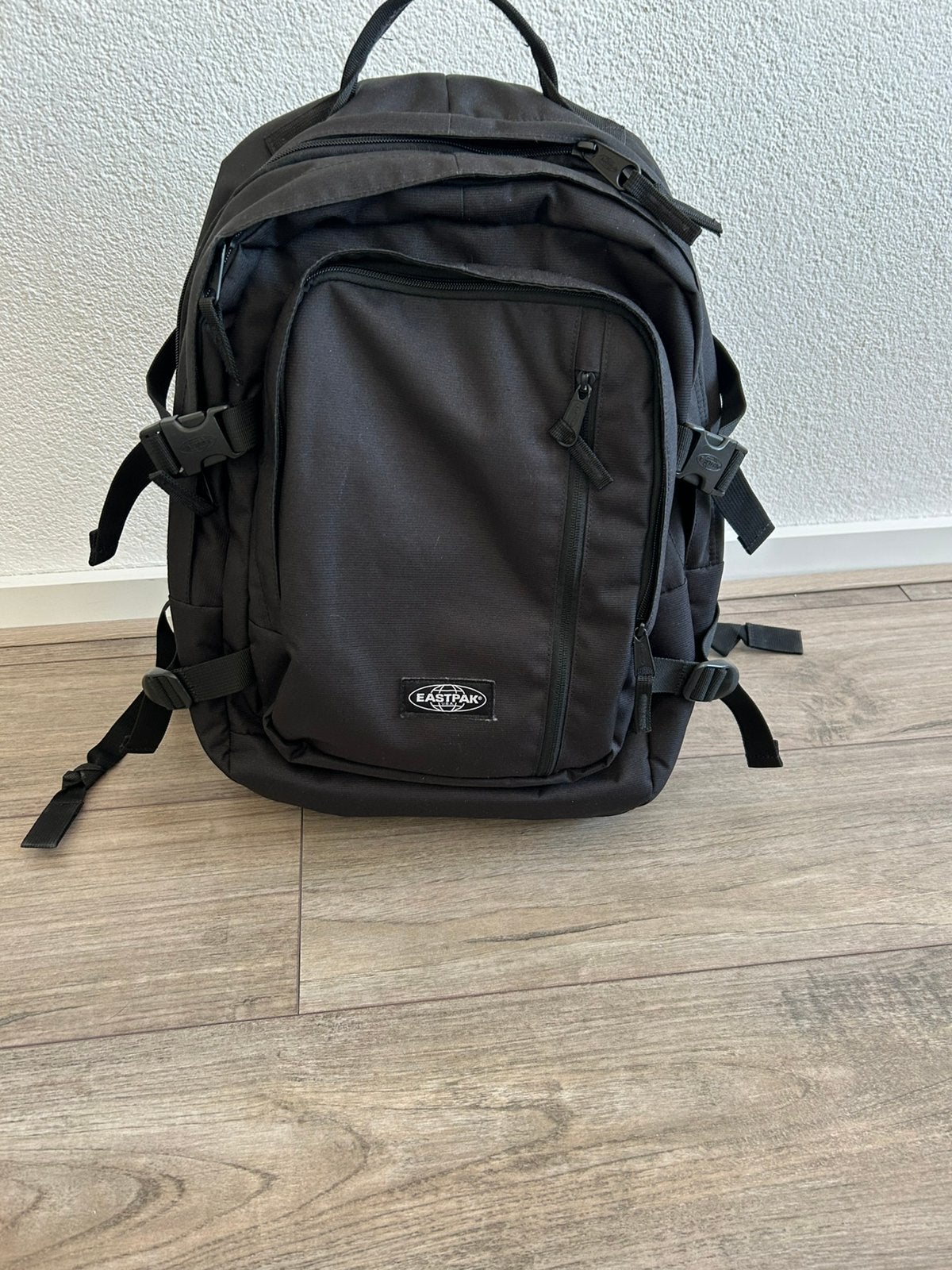 Eastpak laptop rugzak zwart, Sieraden, Tassen en Uiterlijk, Tassen | Rugtassen, Ophalen, Zo goed als nieuw, Eastpak, 45 tot 60 cm