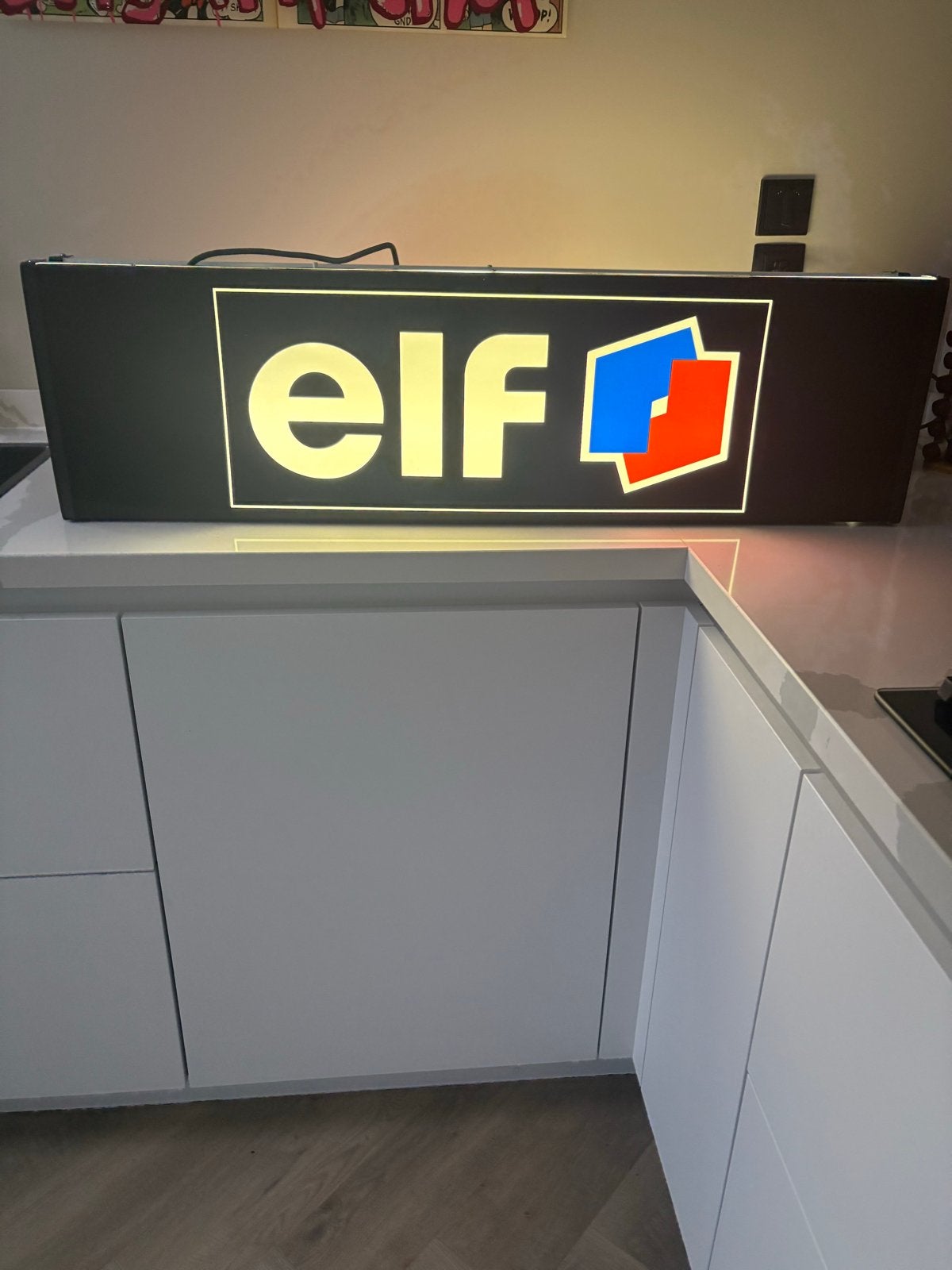 Nieuwe ELF smeermiddelen lichtbak met klok, Verzenden, Nieuw, Lichtbak of (neon) lamp