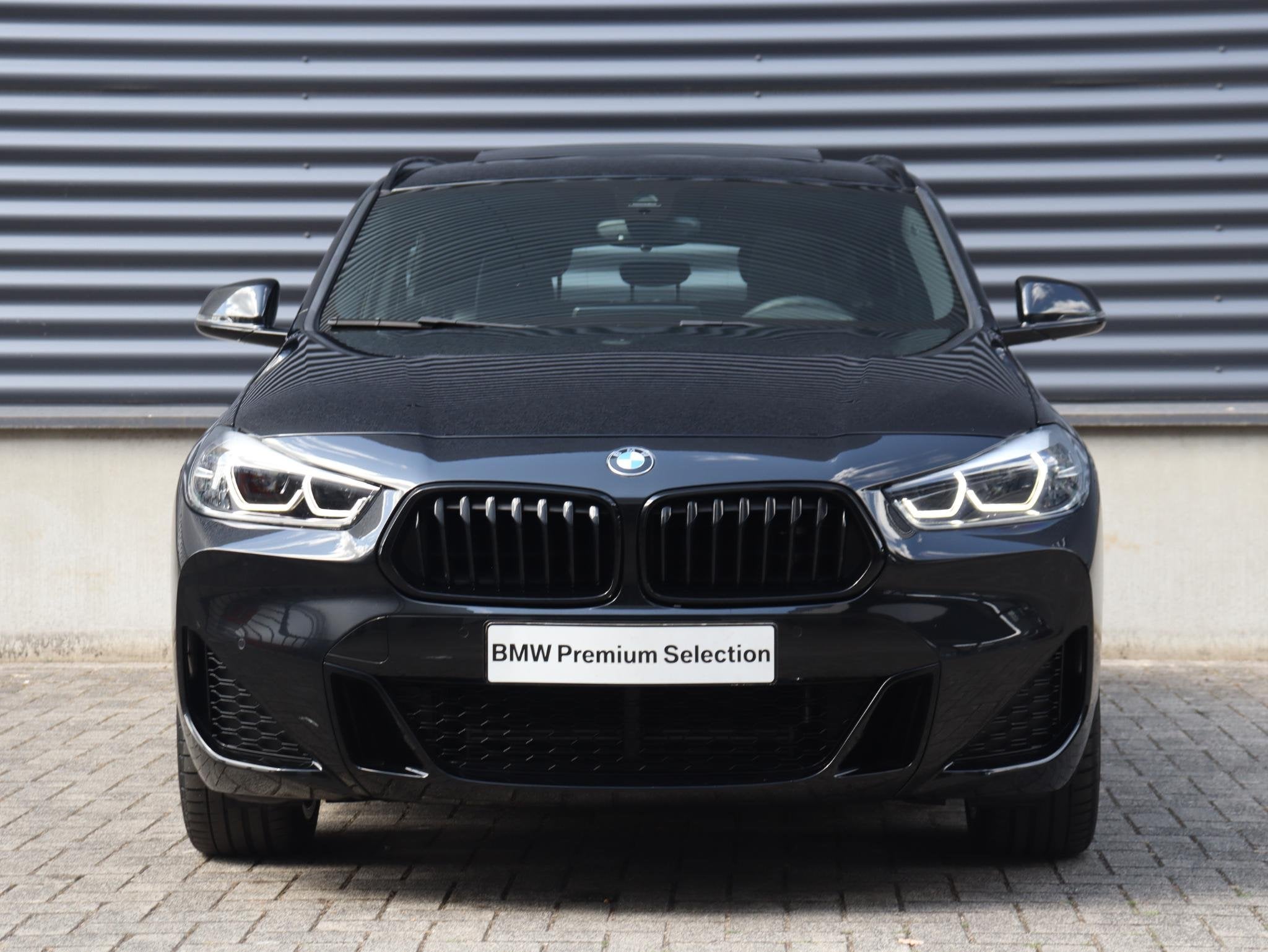 BMW X2 xDrive25e | High Executive | M Sportpakket | Panodak, Automaat, X2, Gebruikt, Met garantie (alle)