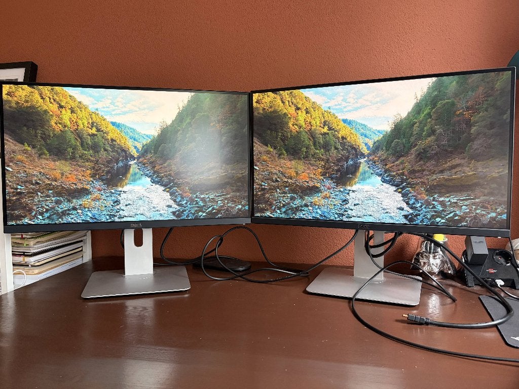 2x Dell Ultrasharp U2515Hc beeldschermen (mag ook per stuk)