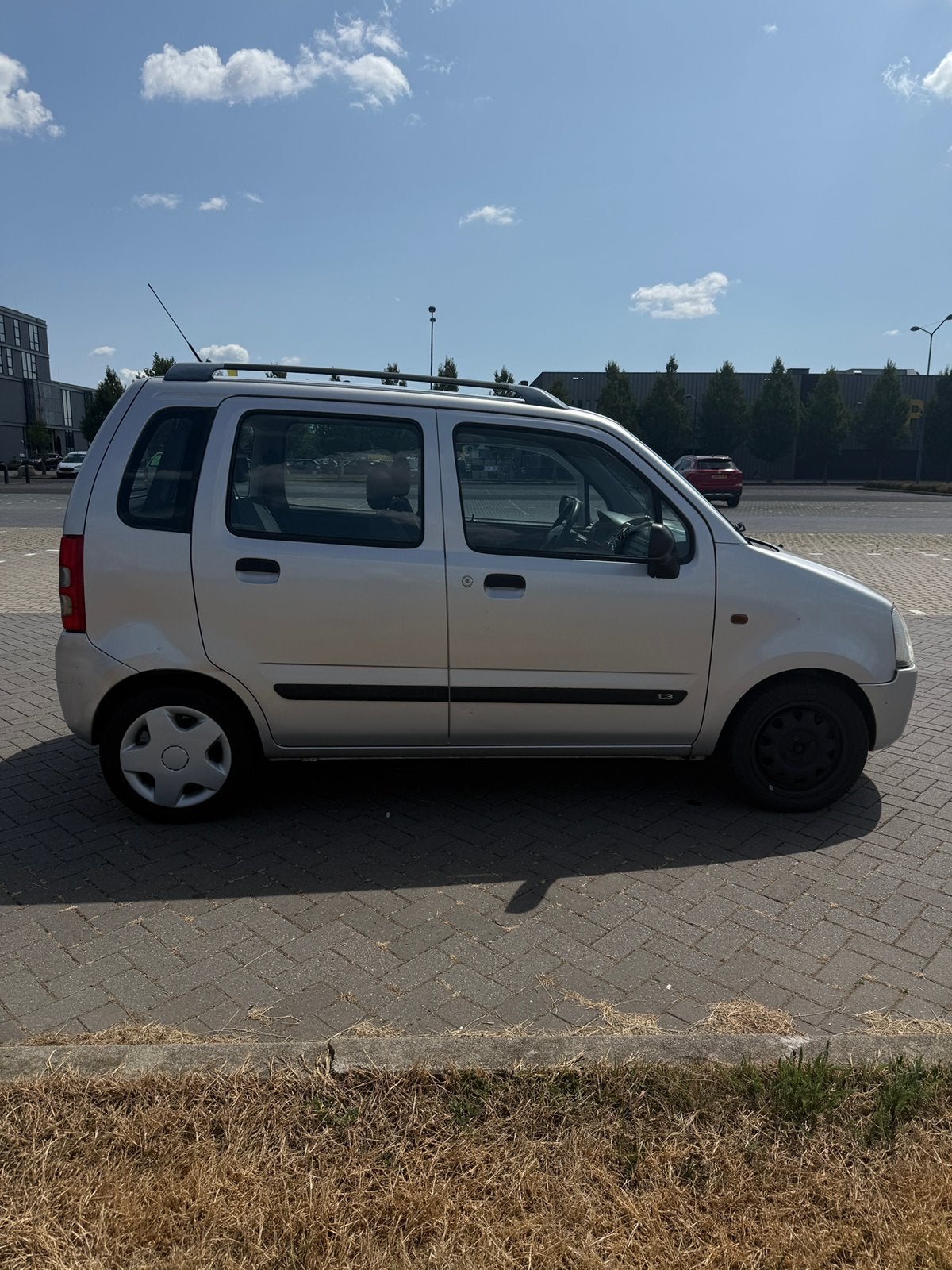 Suzuki Wagon R+ 1.3 Automaat 2003 Grijs, 970 kg, 40 €/maand, 4 cilinders, Wagon R+