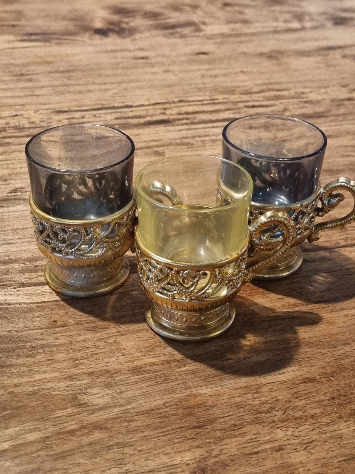 Set van 3 Vintage Glaasjes in Sierlijke  Houders, Ophalen of Verzenden
