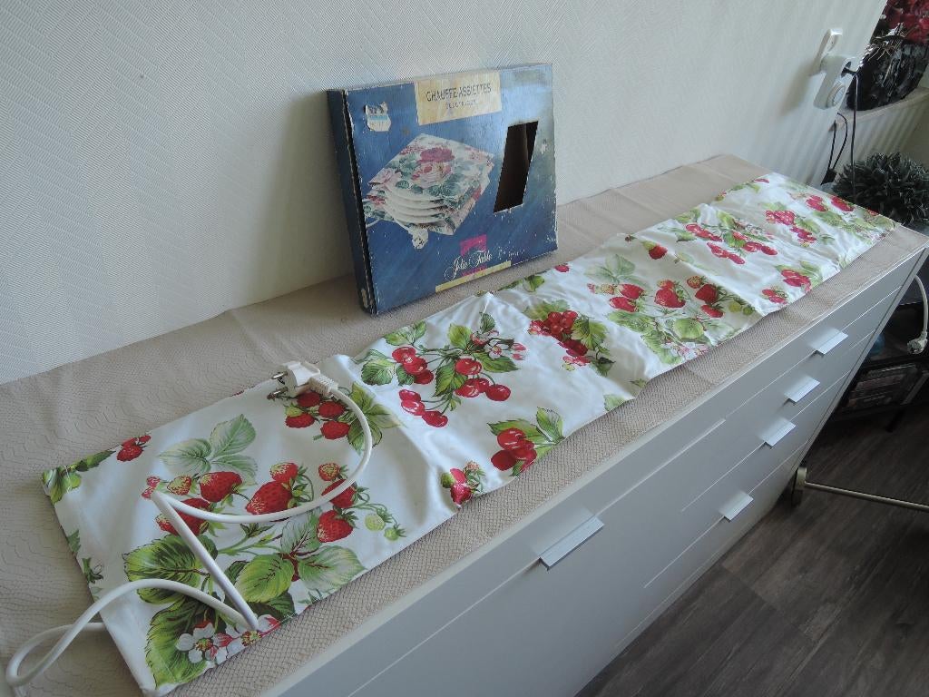 Z.g.a.n. elektrische bordenwarmer, Ophalen of Verzenden, Zo goed als nieuw