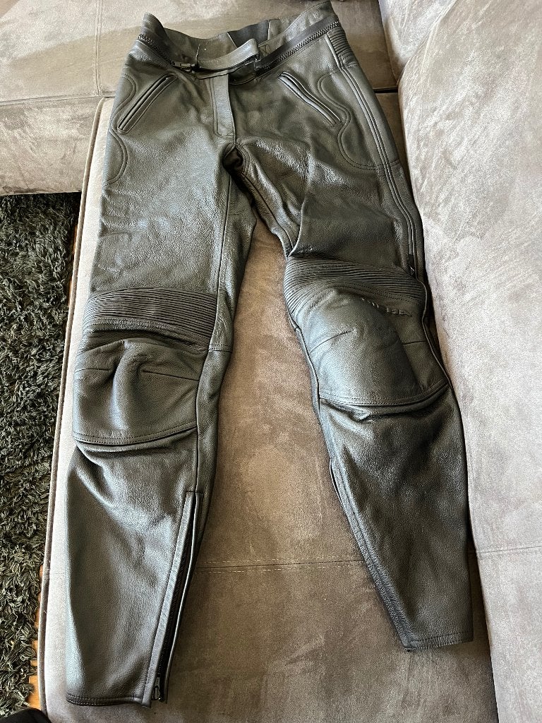 Leren motorbroek maat M/L, Motoren, Ophalen, Broek | leer, Richa, Dames