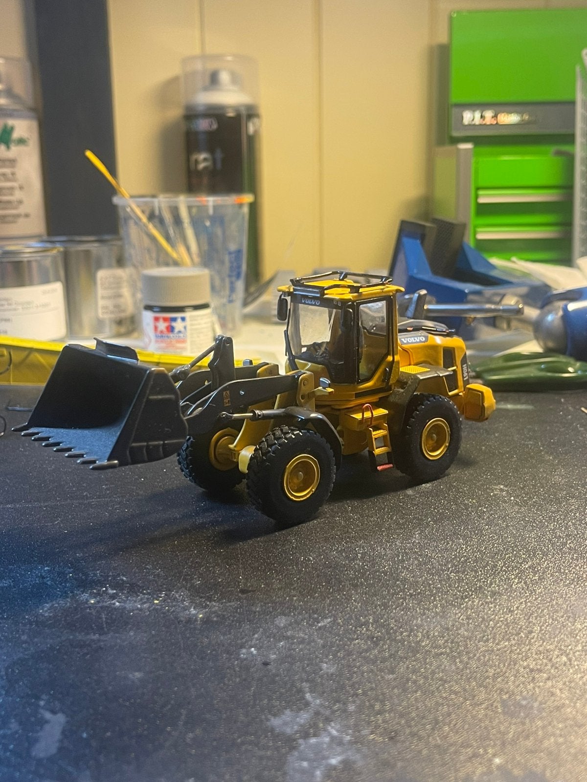 Motorart volvo L90H, Hobby en Vrije tijd, Modelauto's | 1:32, Ophalen, Zo goed als nieuw, Auto, Overige merken