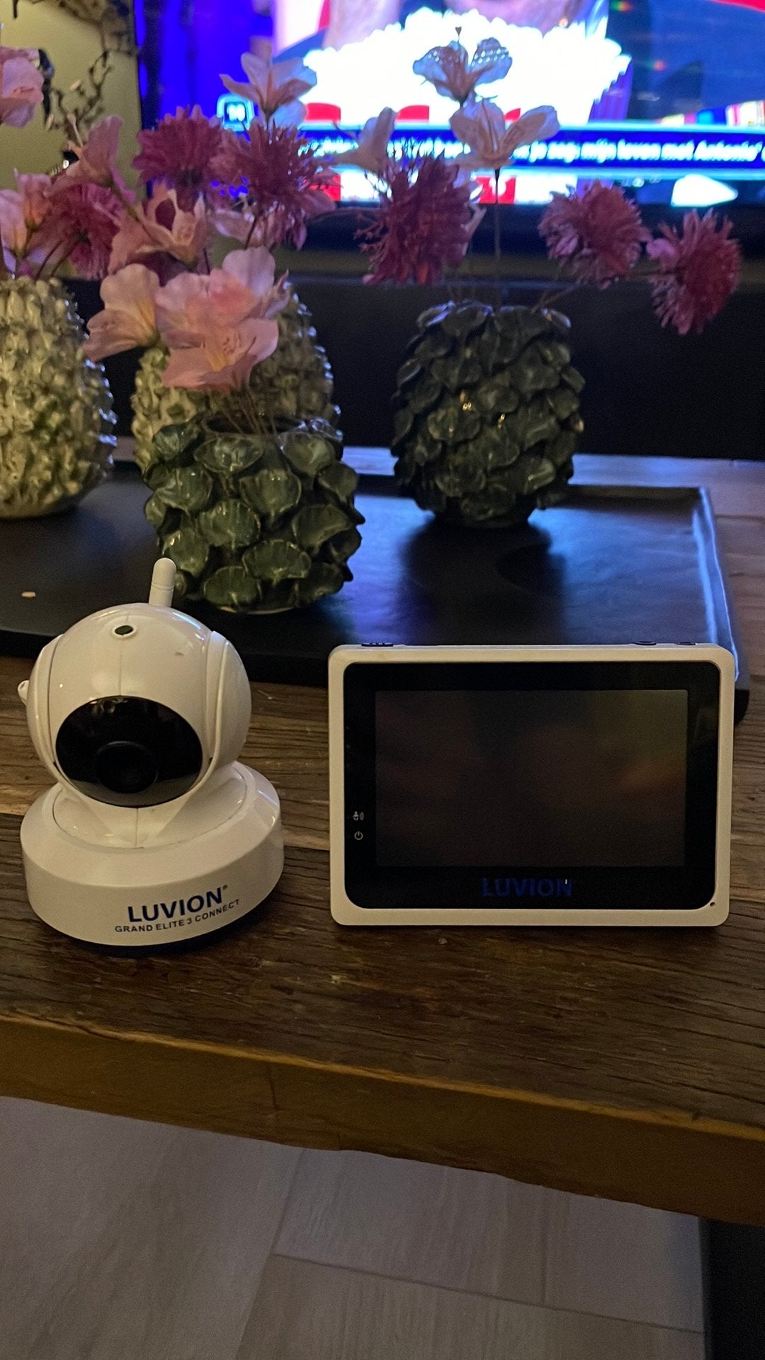 Luvion Grand Elite 3 Connect babyfoon met camera – compleet, Ophalen of Verzenden, Zo goed als nieuw, 250 meter of meer, Camera