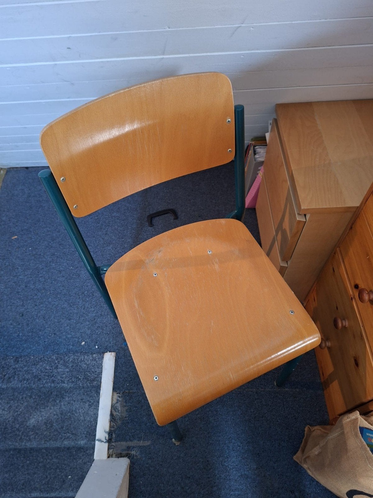 Vintage schoolstoel met houten zitting en rugleuning, Huis en Inrichting, Ophalen, Gebruikt, Overige kleuren, Vintage, Retro, Schoolstoel
