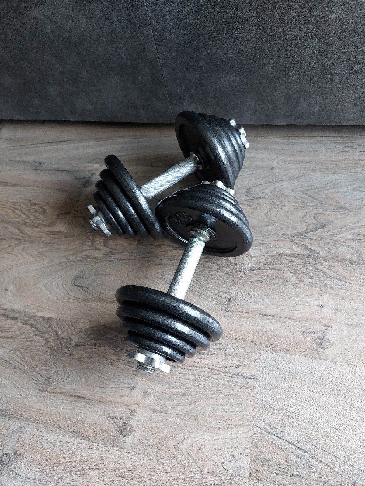 2 dumbbells gietijzer 2x 15 kg spinlock sluiters 30kg totaal, Ophalen, Gebruikt, Benen, Dumbbell
