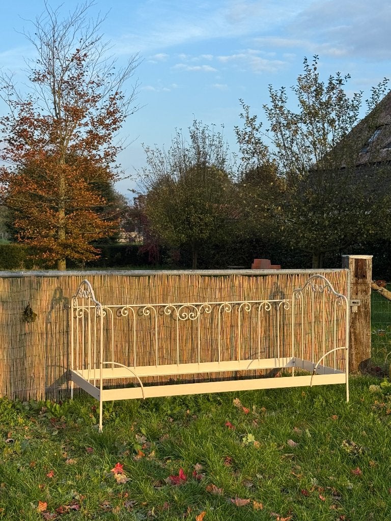 Frans brocante spijlenbed, Ophalen