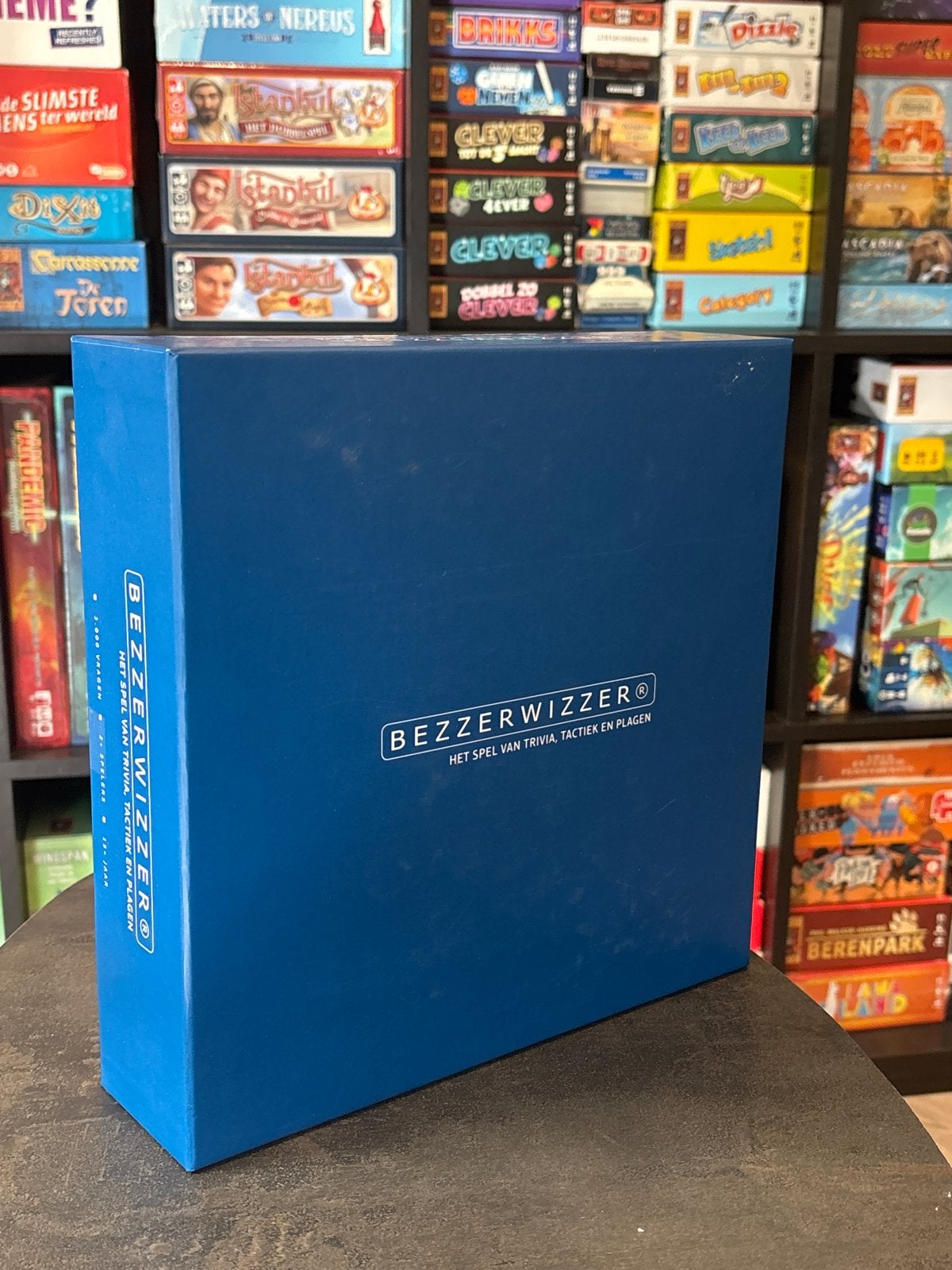 Bezzerwizzer: Het spel van trivia, tactiek en plagen, Drie of vier spelers, Ophalen, Zo goed als nieuw