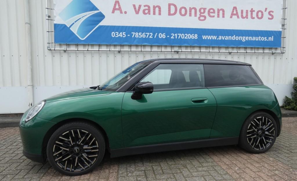 Mini COOPER SE COOPER SE FAVOURED M 54.2KWH,Pano,Led,Navi,Ca, Automaat, Gebruikt, Overige modellen, 4 stoelen